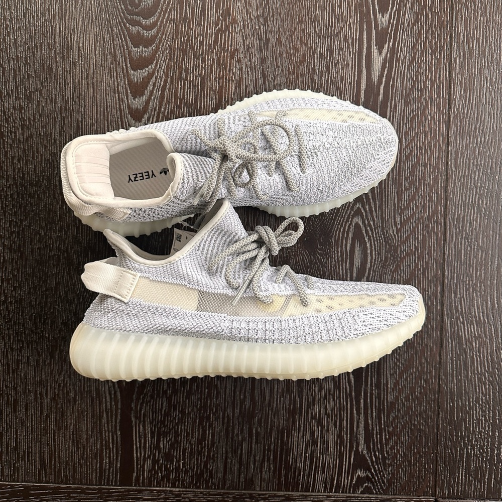 Yeezy Sneakers